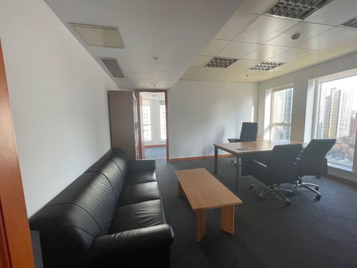 國貿(mào)大望路CBD萬達(dá)廣場精裝寫字樓出租，全套家具，正對電梯，隨時看房